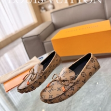 Louis Vuitton Low Shoes